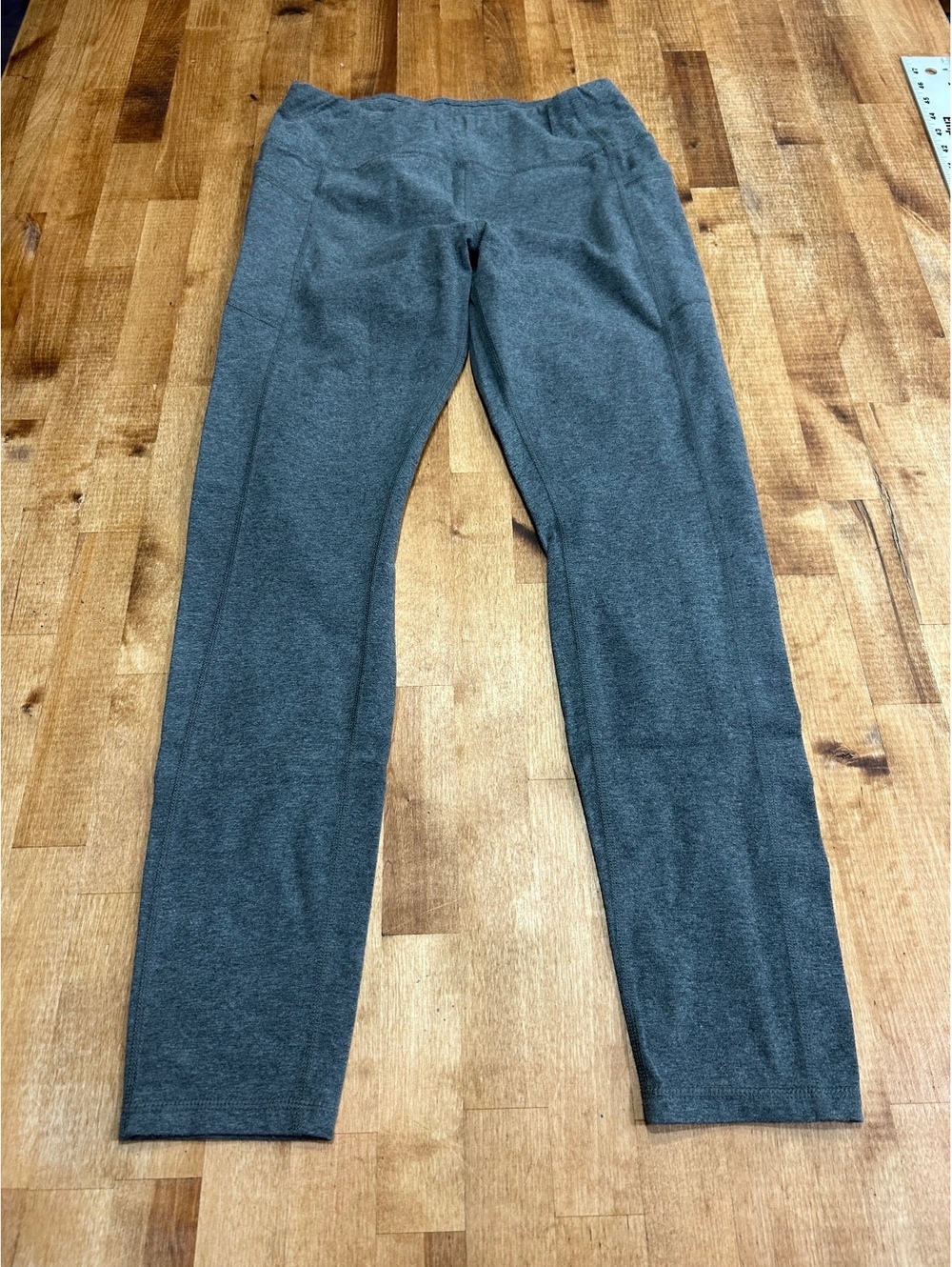 Athletic Works Gray Athletic Leggings Size M (8-10) with pockets